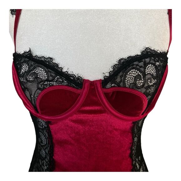 Frederick’s of Hollywood Georgine Velvet & Eyelash Lace Bodysuit/Teddy S New - Picture 4 of 9